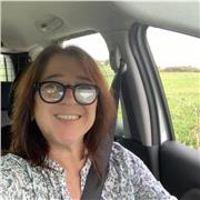 Sono una guida turistica autorizzata di Roma in lingua inglese e francese, storica dell'arte, vivo a Monterosi e sarei disponibile per ripetizioni a ragazzi, anche più piccoli in quanto spesso lavoro con famiglie con bambini. Grazie a tutti per l'attenzio